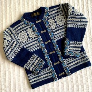 Vintage Norwegian 🇳🇴 Sweater in Navy, Grey, Off-White with Pewter Clasps — EUC
